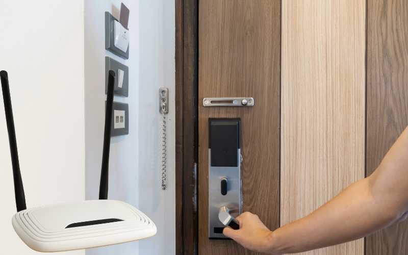 Wi-Fi supported digital door lock